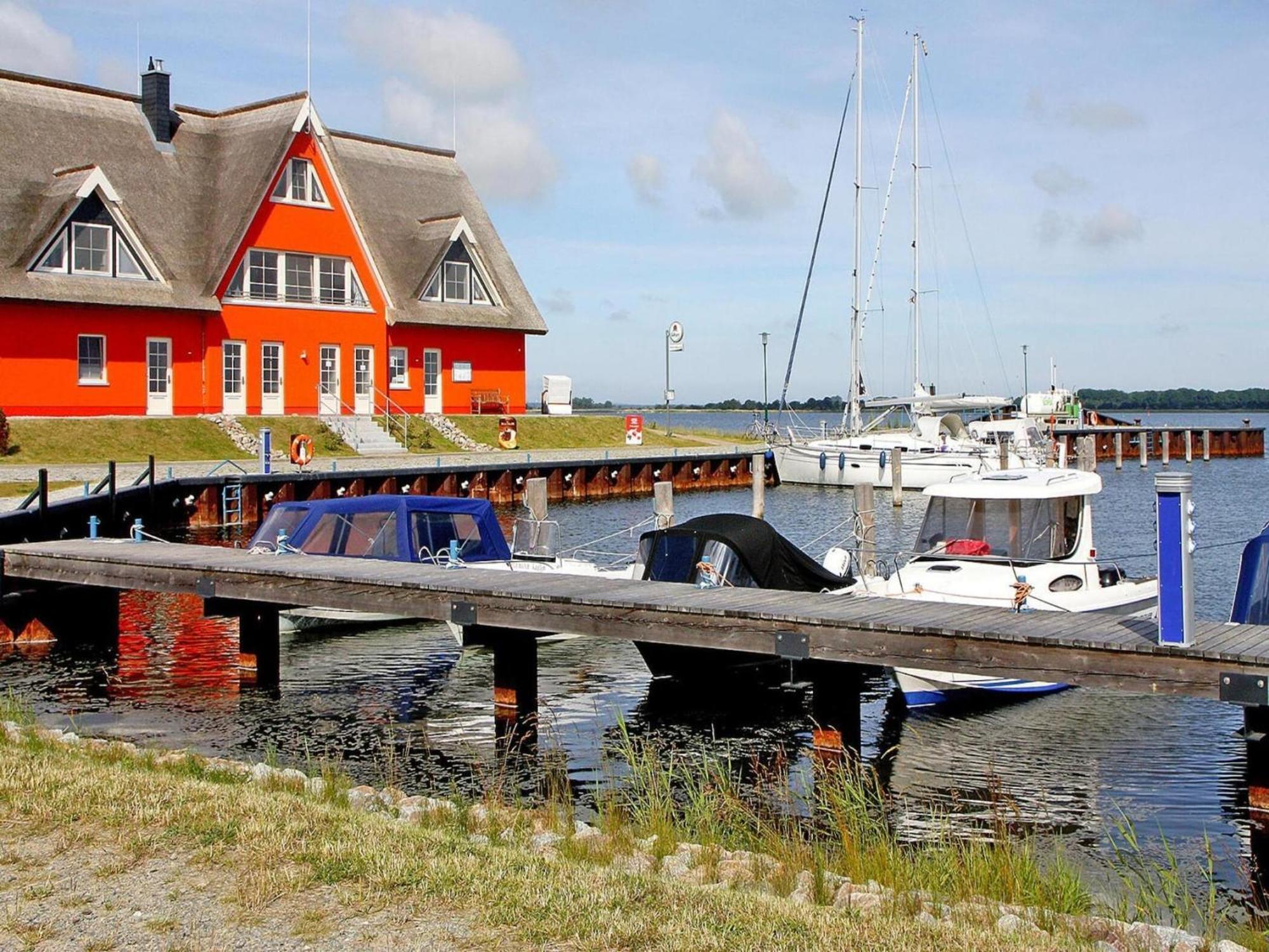 Ferienhaus Lotsenhaus Am Breetzer Bodden In Vieregge Esterno foto